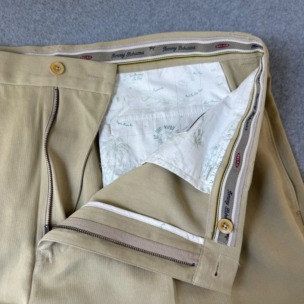 Tommy Bahama Relax 100%  Silk Pleated Golf Shorts Khaki‎ Beige Mens Size 38 x 9